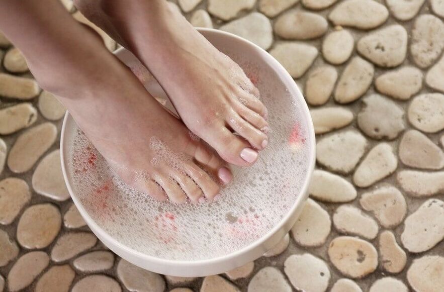 hydrogen peroxide foot baths against fungus